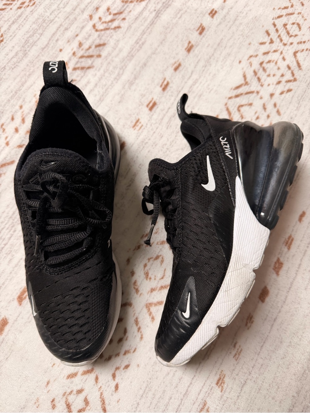 Nike Air 270 Kids 3.5 Black White Sneakers